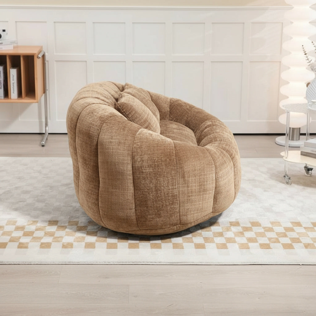 Canapé pouf 2 places en chenille, coloris camel, en situation, trois quarts