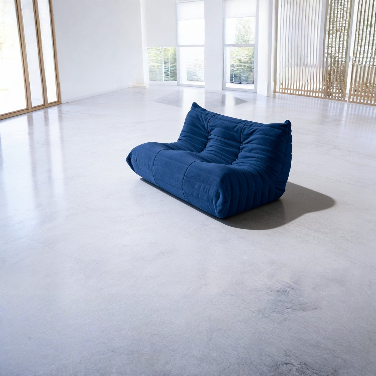 Canapé modulable bas 2 places, velours teddy bleu marine, en situation dans un intérieur