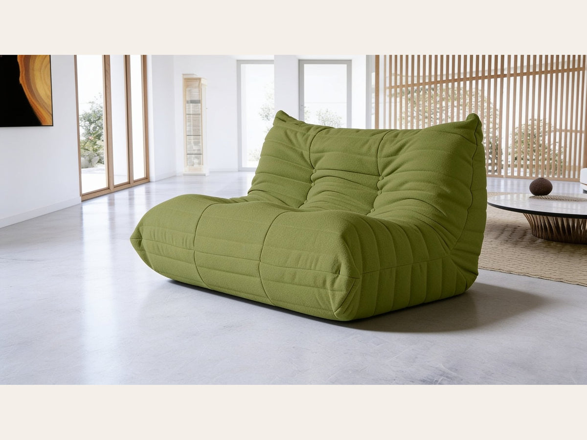 Canapé modulable bas 2 places, velours teddy vert olive, en situation dans un intérieur