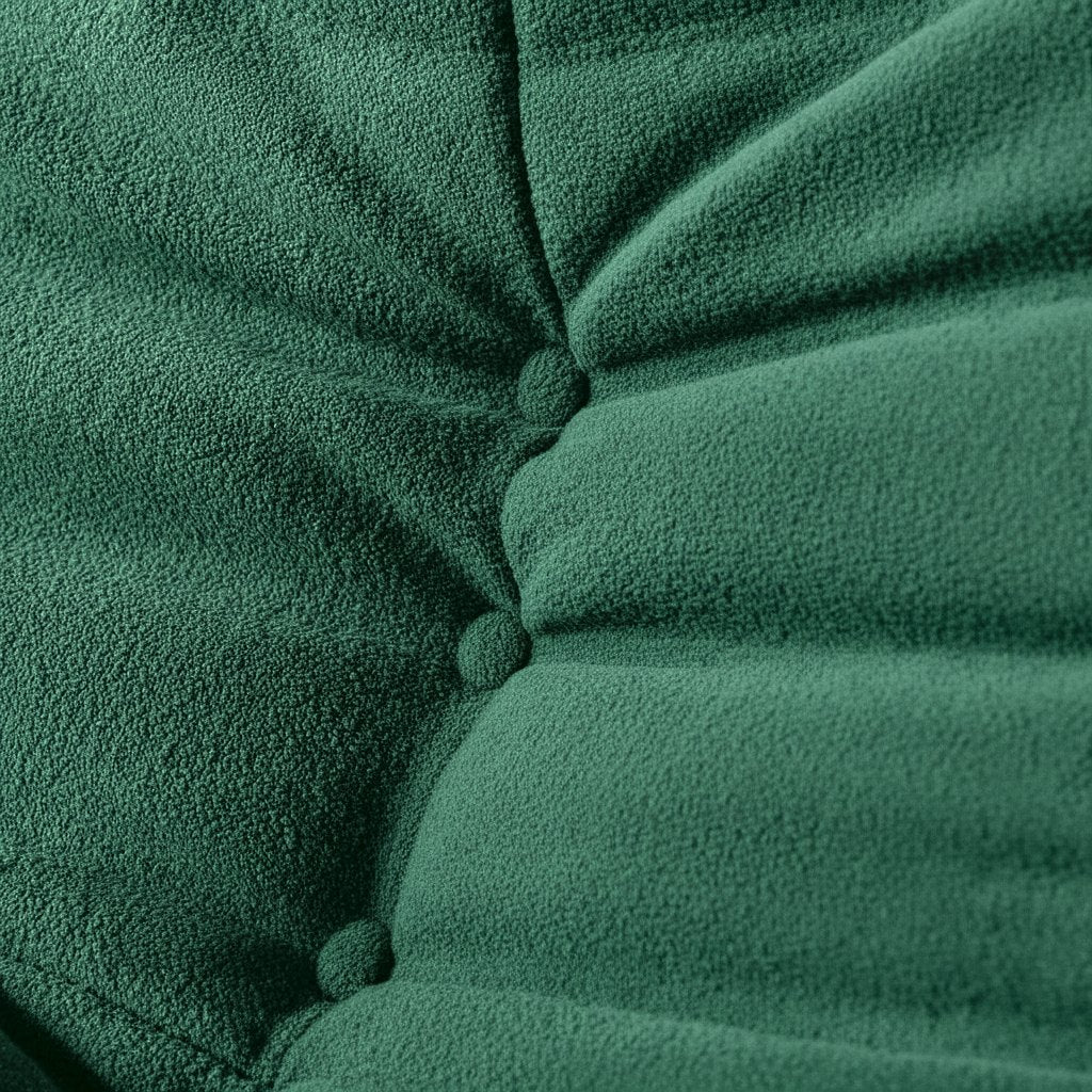Canapé modulable bas 2 places, gros plan sur le velours teddy vert sapin