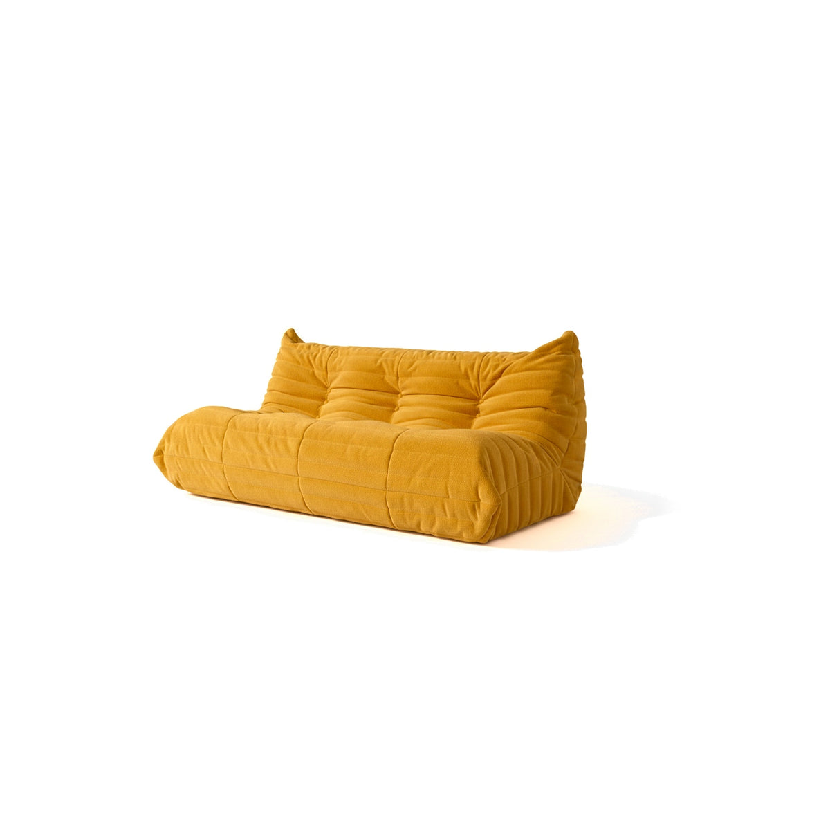 Canapé modulable bas 3 places, velours teddy jaune moutarde, vue de trois quarts avant