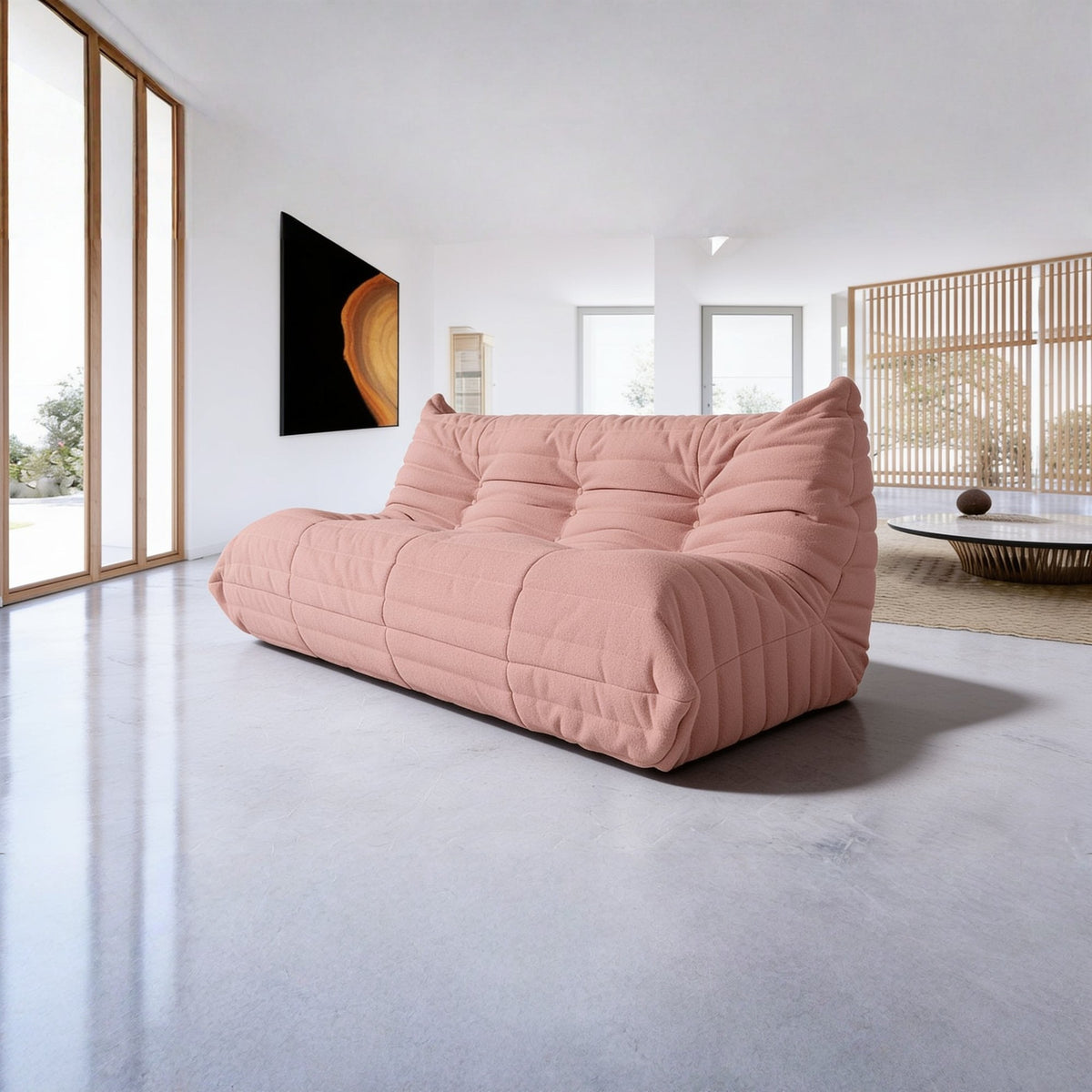 Canapé modulable bas 3 places, velours teddy rose poudré, en situation dans un intérieur