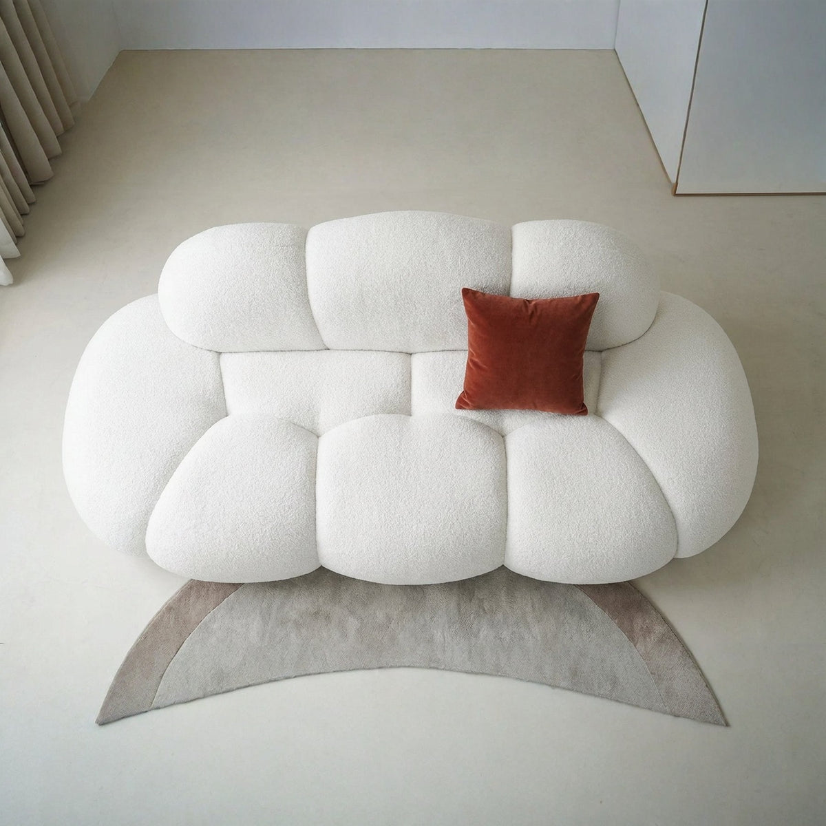 Canapé nuage 3 places sans accoudoir, tissu bouclé blanc écru, vue en plongée