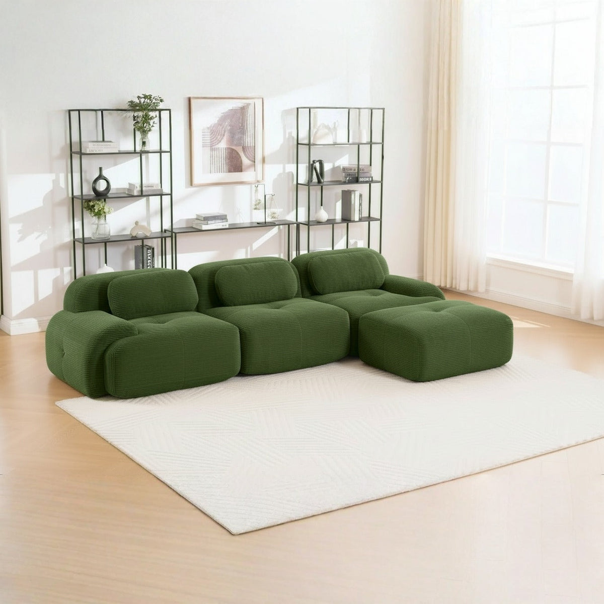 Canapé méridienne 3 places vert, de trois quarts dans un salon