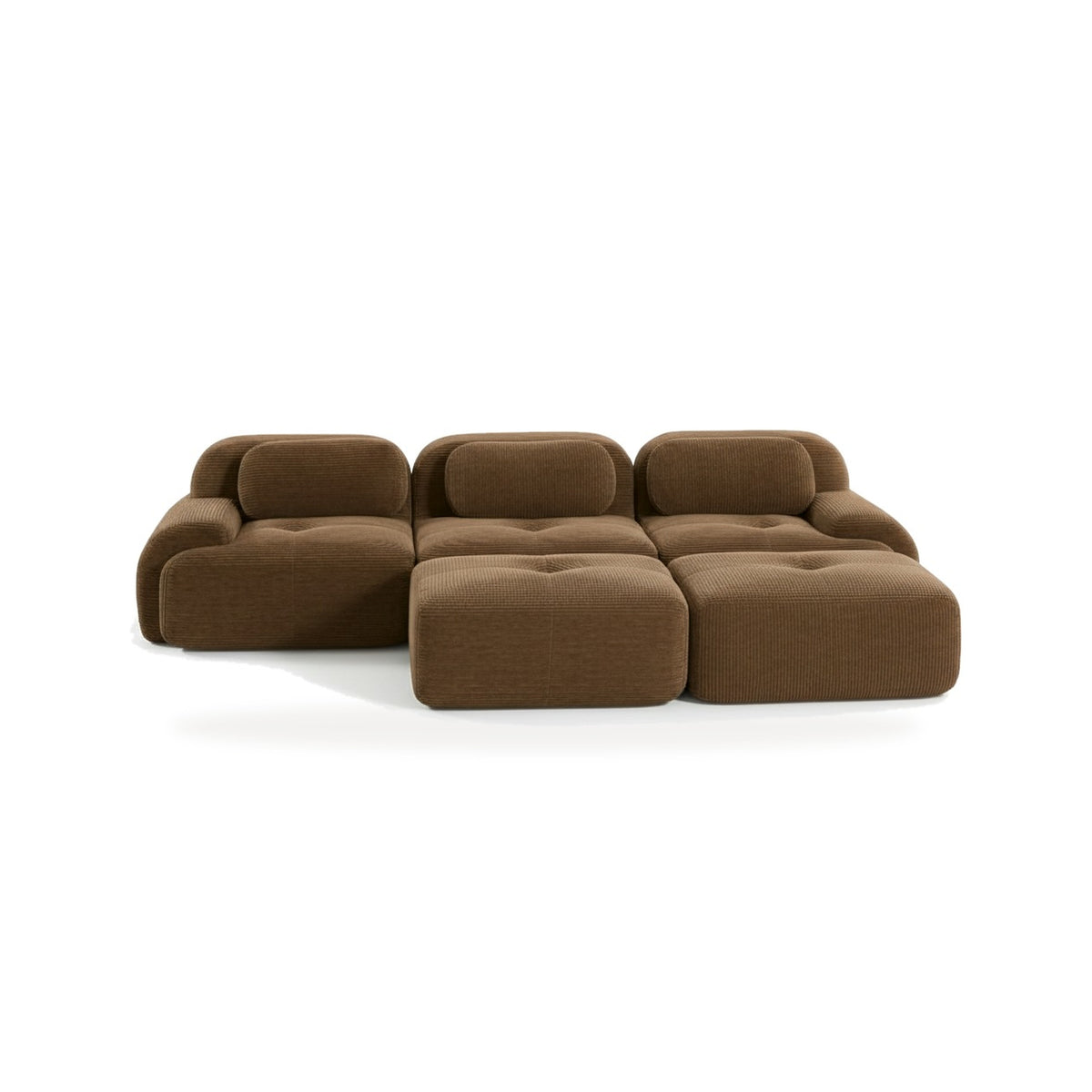 Canapé 3 places avec poufs brun, vue de face sur fond blanc