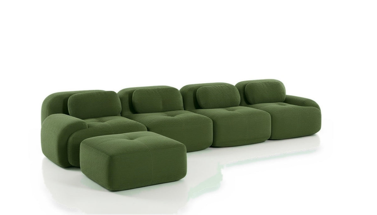 Canapé méridienne 4 places vert, vue de trois quarts sur fond blanc