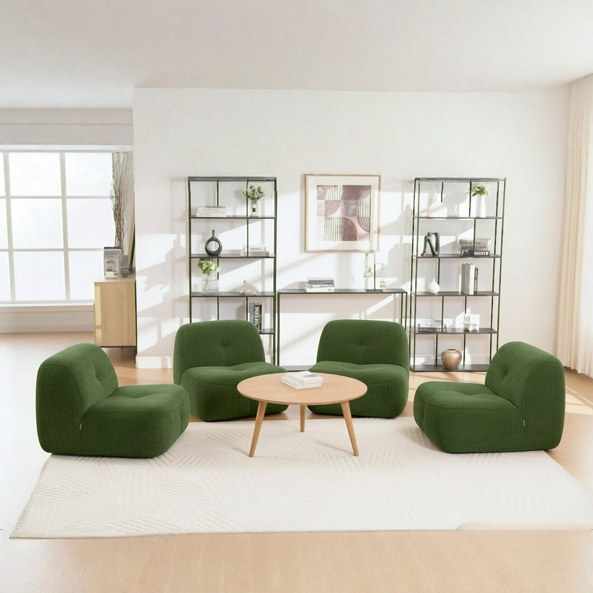 Lot de 4 fauteuils vert, de face dans un salon