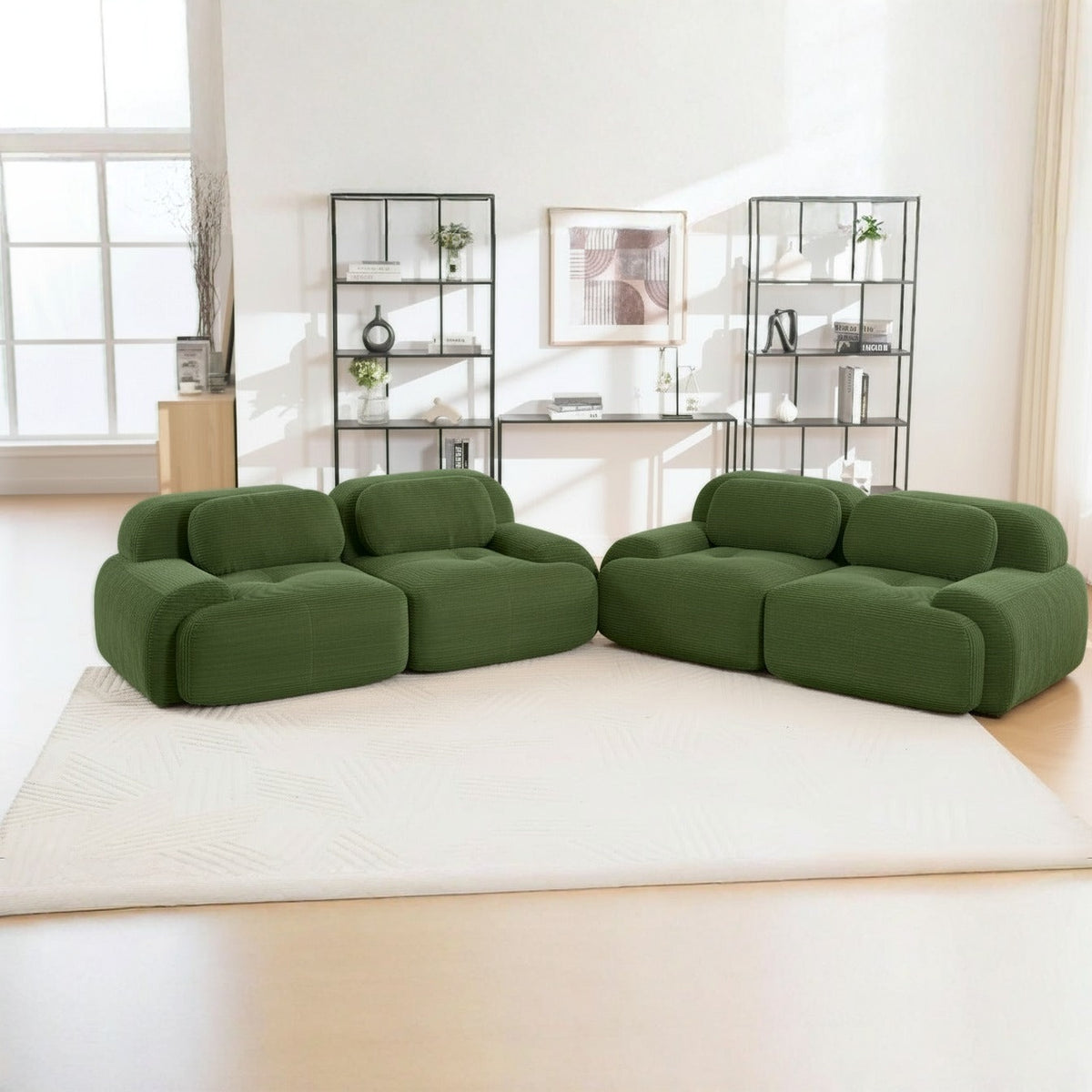 Salon velours côtelé vert, de face dans un salon