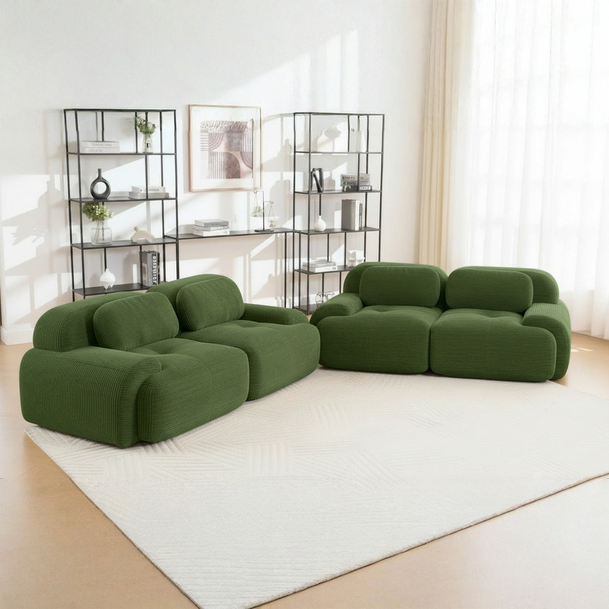 Salon velours côtelé vert, de trois quarts dans un salon