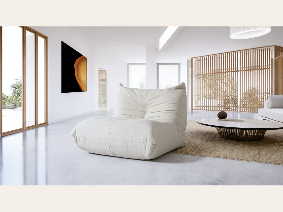 Fauteuil bas modulable, velours teddy blanc écru, en situation dans un intérieur