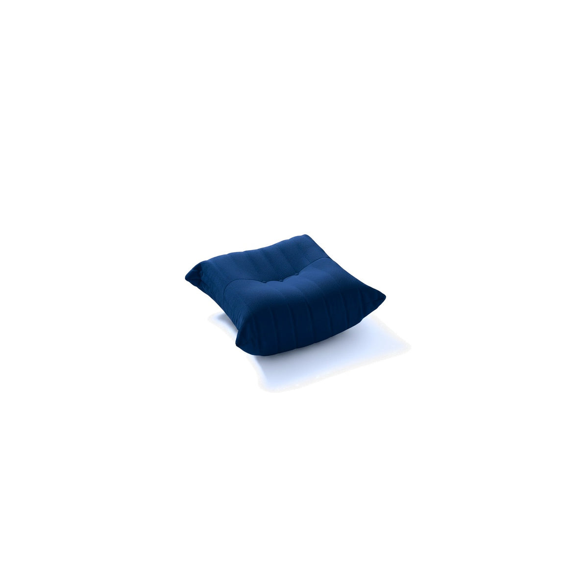 Pouf repose-pieds bas, velours teddy bleu marine, vue de trois quarts avant